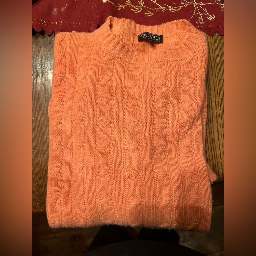 Gucci Cashmere sweater ~ Orange size L